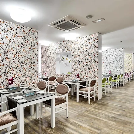 酒店 巴塞罗特吉塞海滩酒店 - 仅限成人